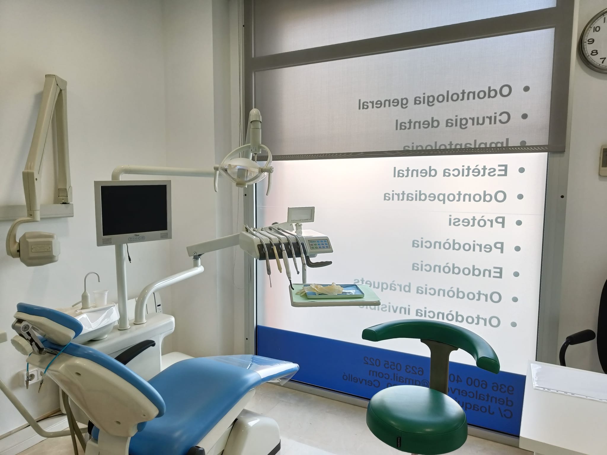 Gabinete dental luminoso de Clínica Dental Cervelló